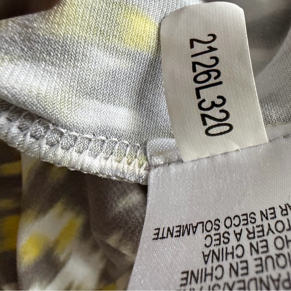 Women's Gray&Yellow Patterned Short Sleeve Dress. Faux Wrap, Flattering Draping. - Picture 10 of 10